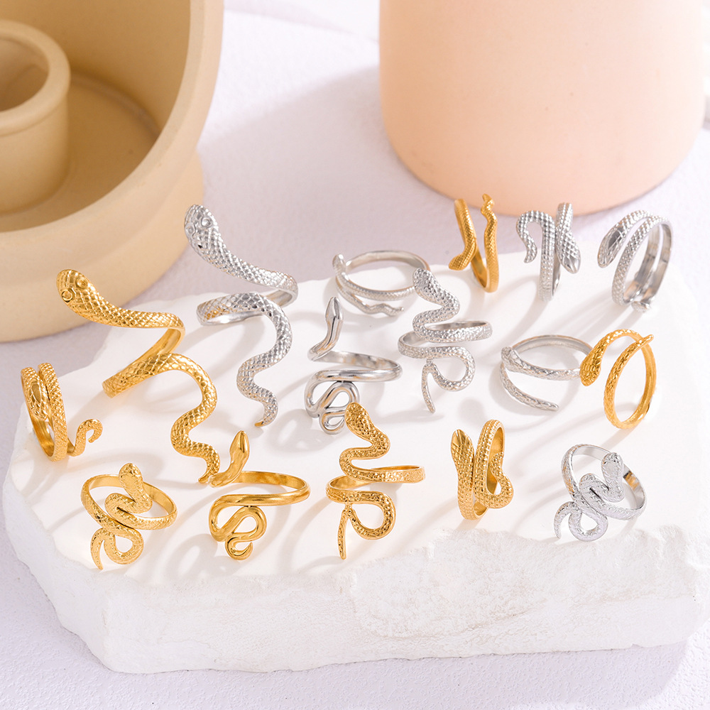 Wholesale of cross-border snake-shaped titanium steel rings for women with a light luxury and high-end feel, gold-plated and non-fading open stainless steel rings full figure