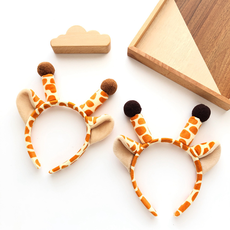 Cute deer and giraffe hair bands, sika deer headbands, sweet hairballs, deer antlers, adult funny hairpins, animal headwear details Picture
