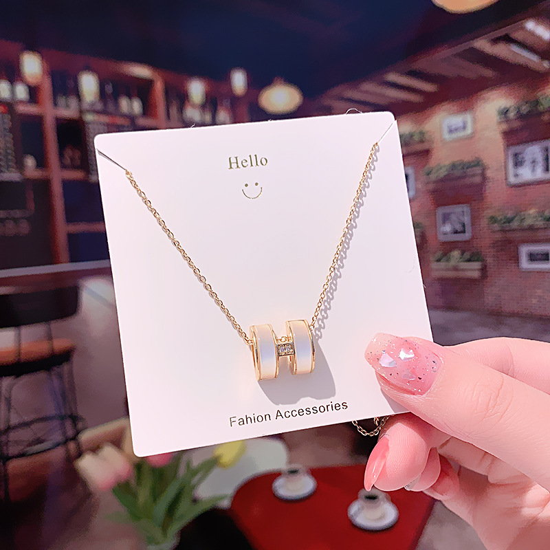 Cat's eye stone high-end H-letter pendant titanium steel necklace for women, a niche light luxury Internet celebrity collarbone chain, real gold electroplated neckchain details Picture