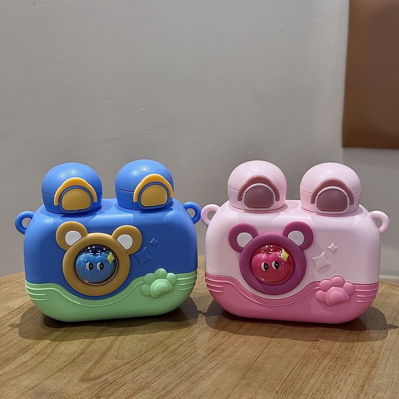 New children's cartoon double drinking cup, large-capacity straw cup for boys and girls, high appearance level, cute double drinking spout cup full figure