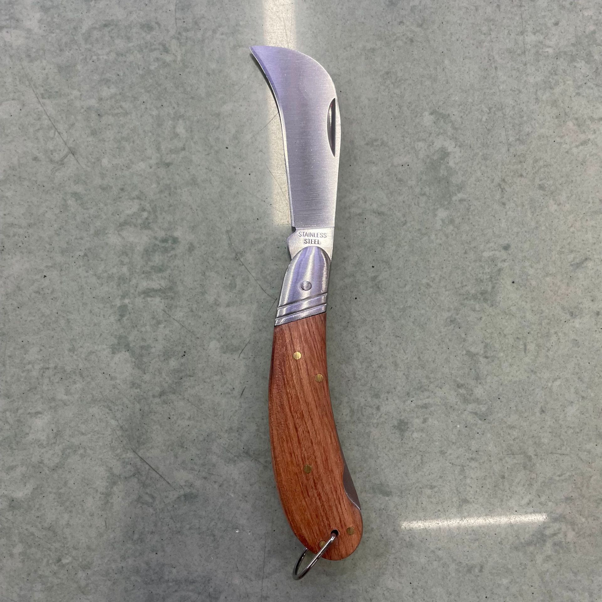 Folding knife, electrician's knife, outdoor multi-functional knife, camping and barbecue portable stainless steel tool knife, picnic knife Application Scenario