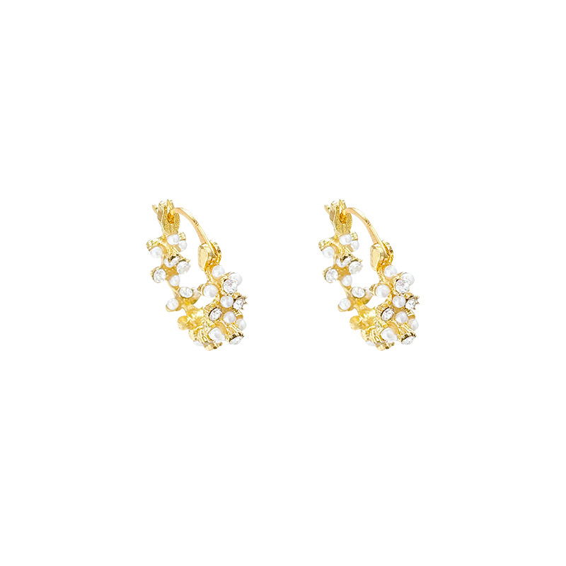 French retro pearl earring for women, light luxury and high-end feel, sparkling diamond circle earrings, fashionable and elegant new earrings wholesale Item Picture