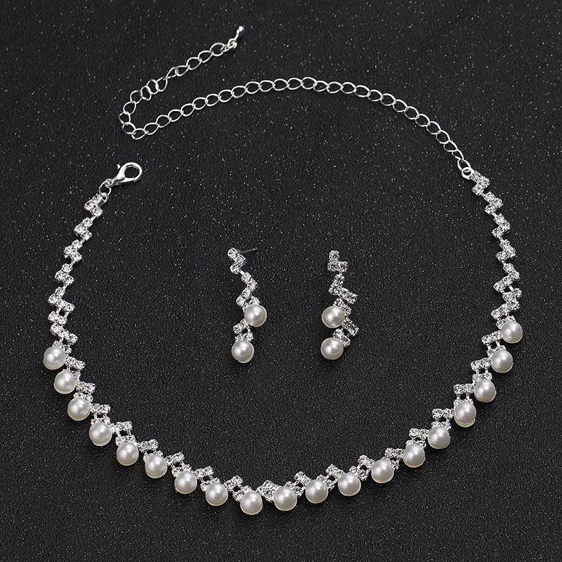 Korean-style fashionable and elegant lightning copper jewelry, sparkling diamonds, round pearls, luxurious bridal jewelry, necklace, earrings set for women Specification drawing