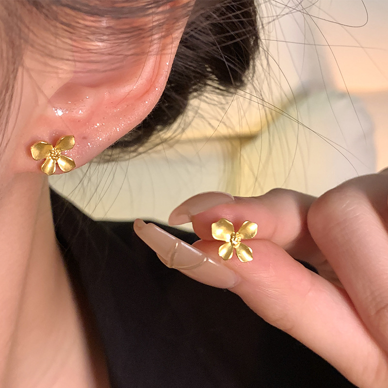S925 Silver Needle Small Golden flower Earrings, women's fashion, niche, versatile, light luxury, high-end, internet-famous earrings wholesale details Picture