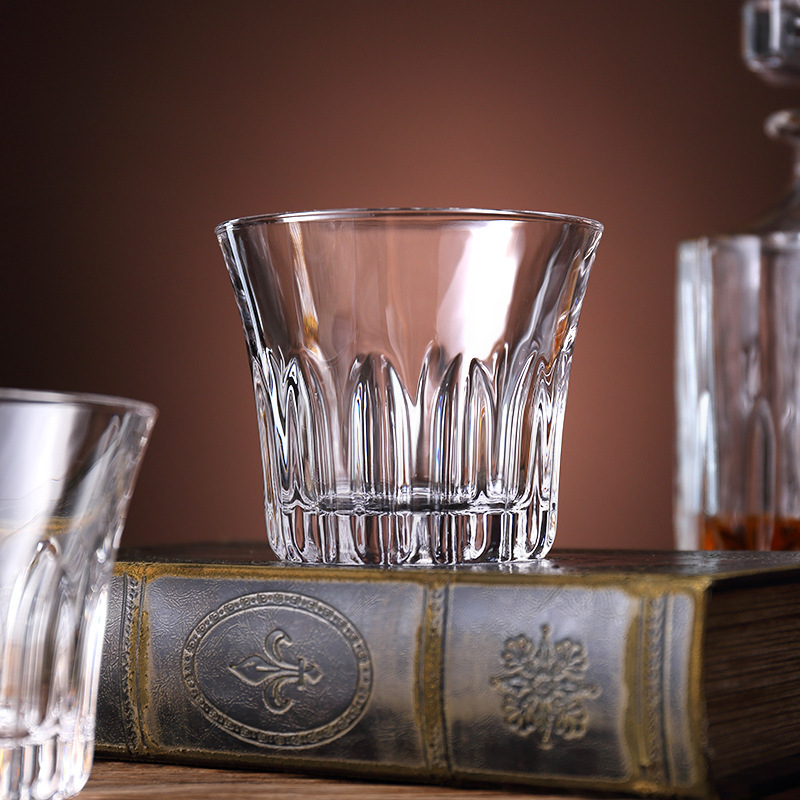 Lizun Creative Glass water cups, whisky cups, beer cups, juice cups, beverage cups, glass cups wholesale with logo printing full figure