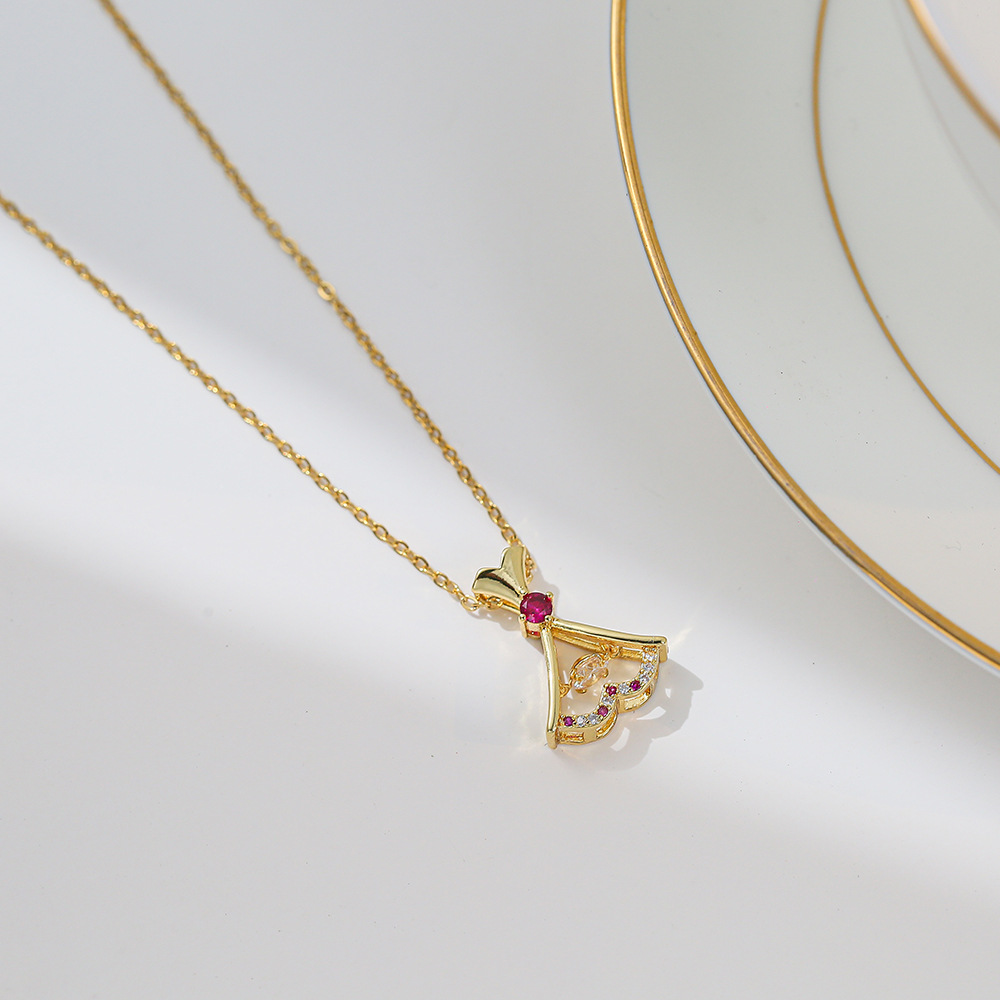 A small rose red zircon dress with a unique design sense from Japan and South Korea, a titanium steel pendant necklace, a simple silver and dynamic collarbone chain for women Application Scenario