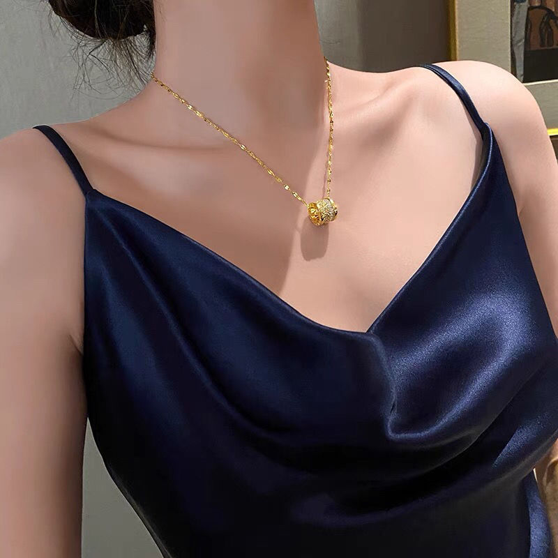 Fashionable double-row full diamond zircon waist pendant titanium steel necklace, women's niche light luxury high-end collarbone chain wholesale Application Scenario