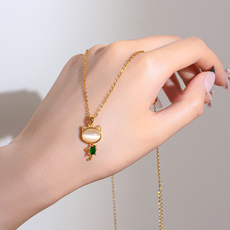 Japanese and Korean style, cat's eye stone inlaid cat pendant titanium steel necklace, women's niche design sense light luxury collarbone chain wholesale Specification drawing