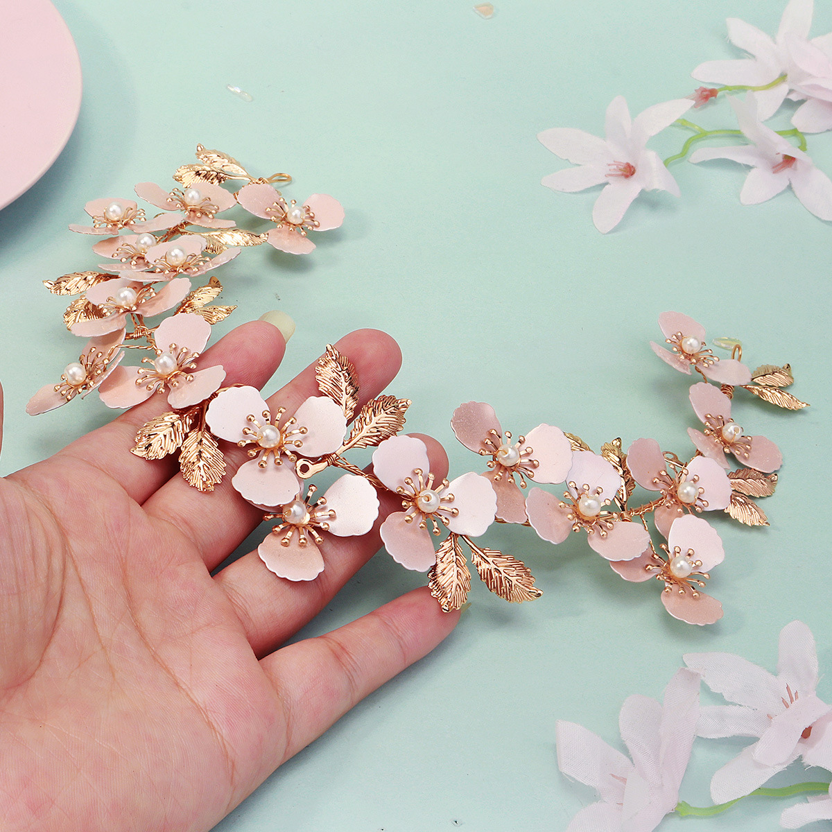 European and American bride headwear, handcrafted flower headbands, fashionable and high-end wedding accessories, metal flower leaf pearl headbands for women Specification drawing