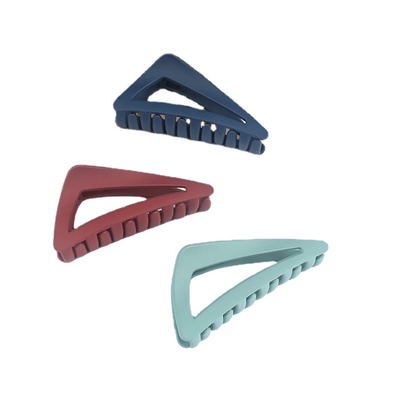 The new Korean-style triangular claw clip is a high-end shark clip hair accessory for the back of the head in summer Item Picture