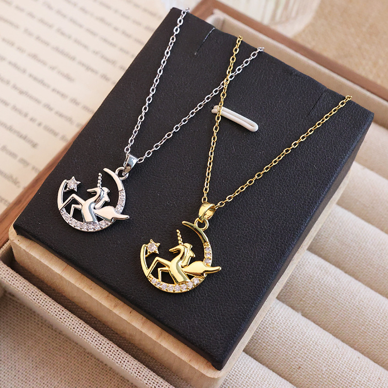 The popular "Moon Unicorn" titanium steel necklace for women on Douyin, exquisitely inlaid zircon collarbone chain, is a light luxury accessory that has become a hit Application Scenario