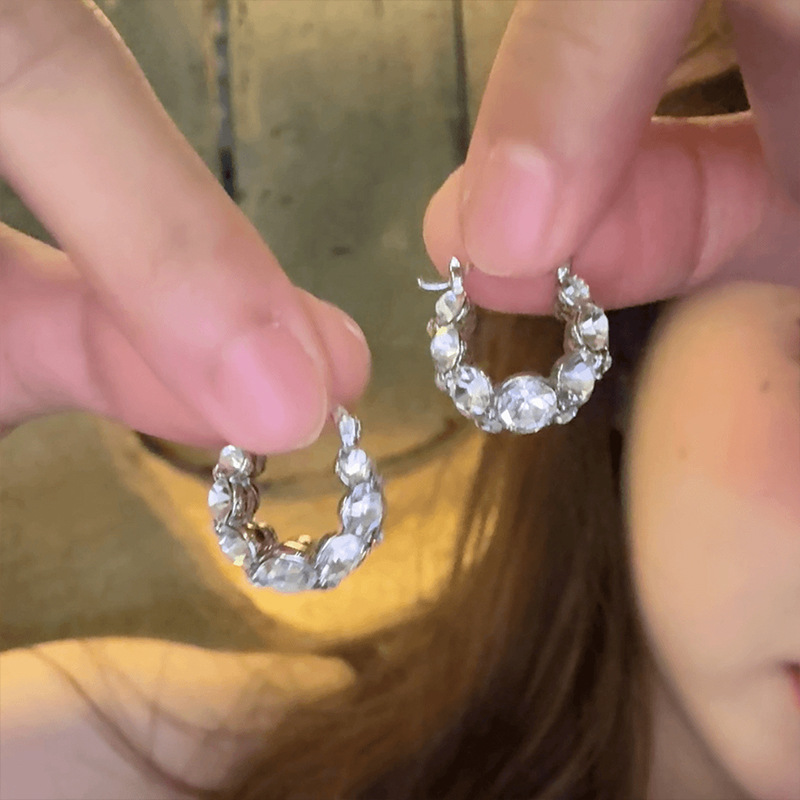 French-style full-diamond ring ear loops, super dazzling and versatile earrings, light luxury and high-end, small Hong Kong-style earrings wholesale Specification drawing