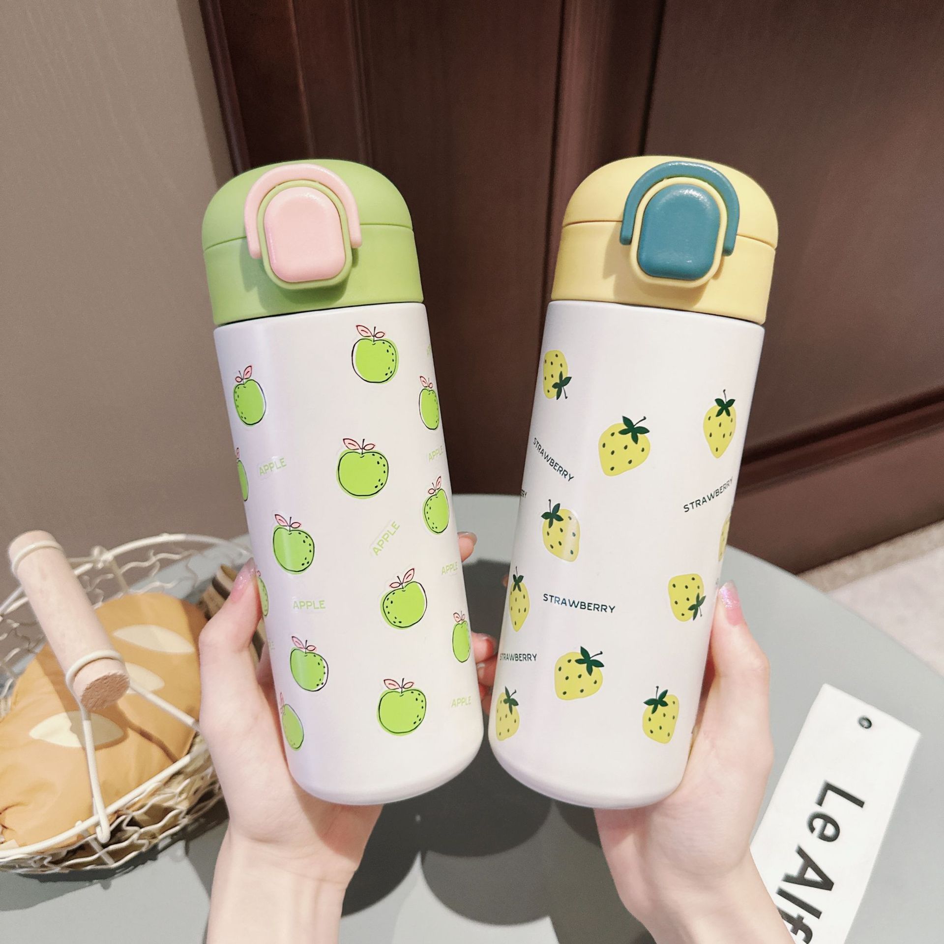 New stylish pop-up lid insulated cup with high appearance level, student straw cup, portable couple 316 stainless steel water cup gift Application Scenario
