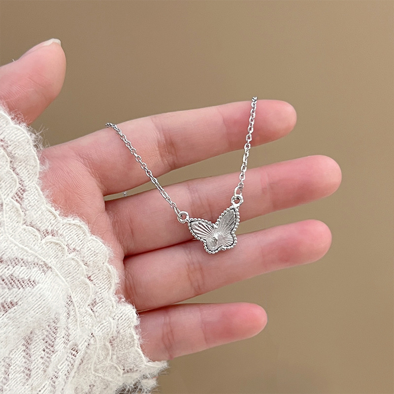 S925 Silver Flower Necklace for Women, simple and versatile for daily use, exquisite cross-cut hollowed-out small flower collarbone chain, sweet and cool style jewelry details Picture