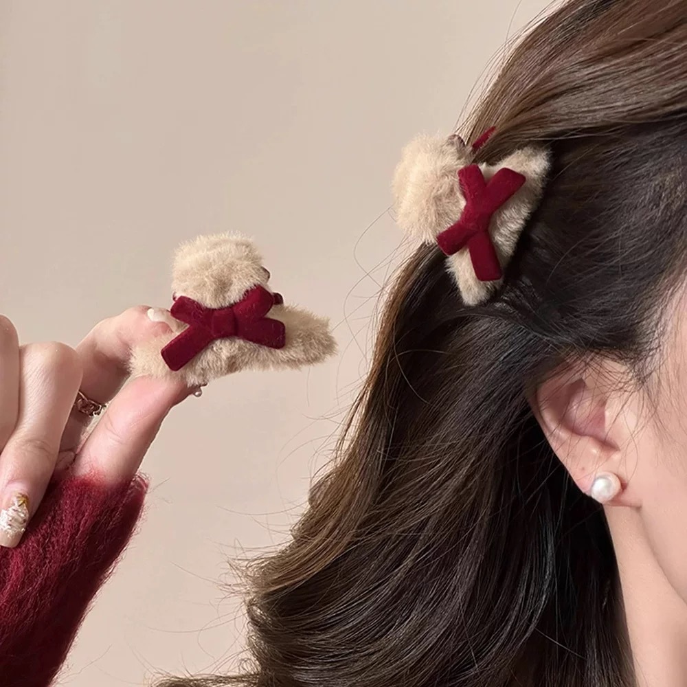 Cute plush bow hair clips for autumn and winter, sweet and versatile for girls, princess bangs clips, side plush small scratch-off clips details Picture