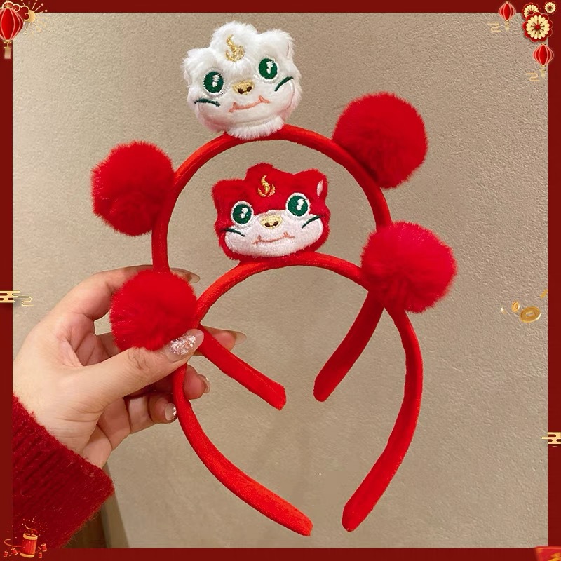 Cute and festive furry snake headband 2025 New Year of the Snake plush headband Spring Festival and New Year's Day atmosphere decoration hair accessory Specification drawing