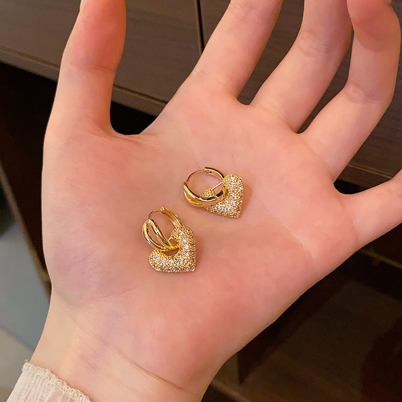 Full-diamond micro-set heart-shaped earrings for women, Korean style, fashionable design, heart-shaped ear buckle earrings, 2025 new style earrings wholesale Specification drawing