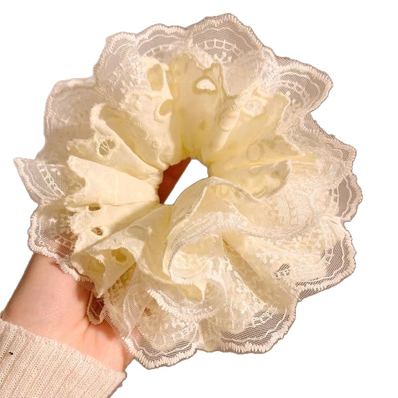 French heart lace fringed large intestine hair tie, a woman's high-end and elegant style, super fairy-like bun hair tie Item Picture