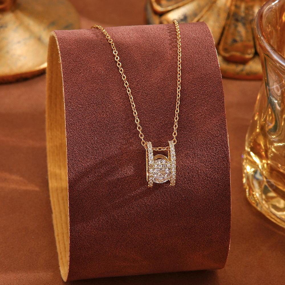 Cross-border best-selling butterfly titanium steel necklace for women, studded with diamonds, exudes an exquisite and light luxury feel. It is a diamond-encrusted collarbone chain accessory that does not fade details Picture