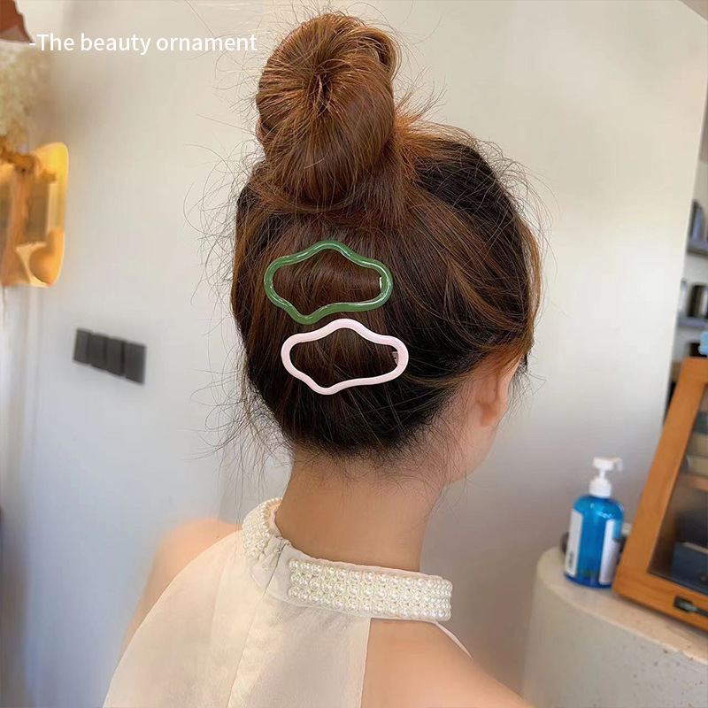 Candy-colored hair clips, children's bb clips, bangs on the forehead, broken hair clips, duckbill clips, hair clips for internet-famous little girls, headwear Application Scenario