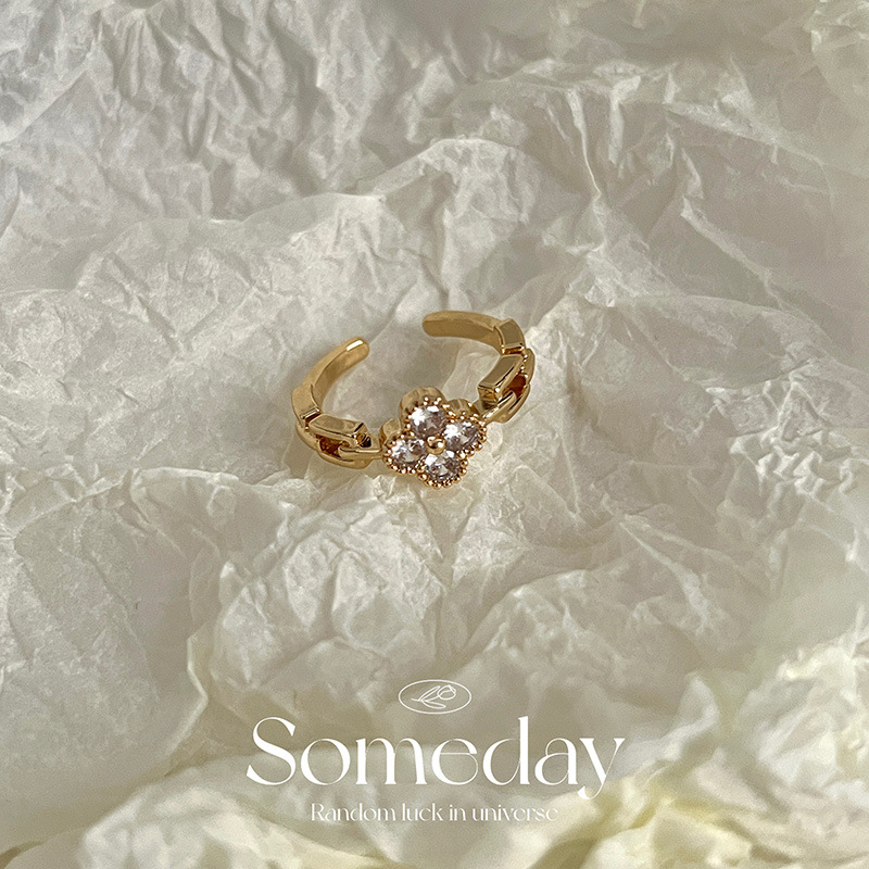 Four-leaf Clover ring - Full diamond zircon opening adjustable index finger ring, a new 2024 exquisite and high-end ring Application Scenario
