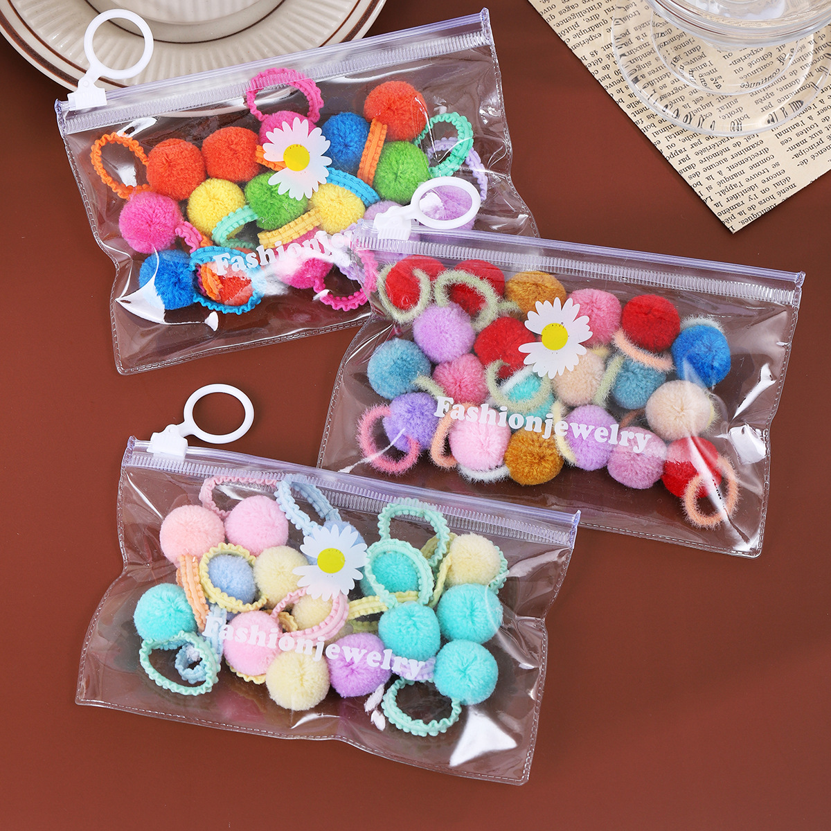 The new autumn and winter children's plush cartoon hair band, high-elasticity lace hair tie and cute rubber band won't damage girls' hair Specification drawing