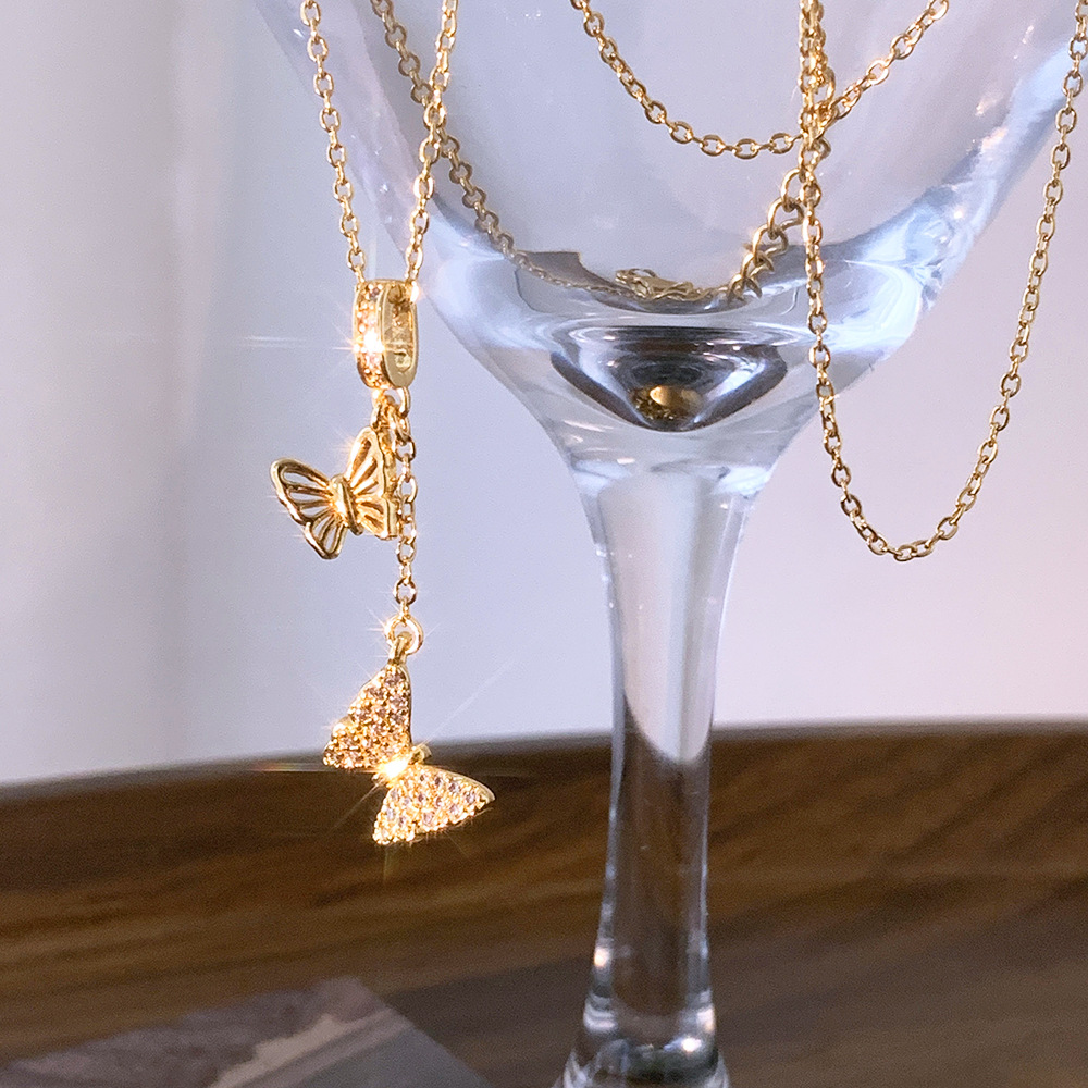 Korean version of the Instagram style Su Shuang butterfly titanium steel necklace, exquisite zirconium pendant for women, niche high-end feel, Internet celebrity collarbone chain details Picture