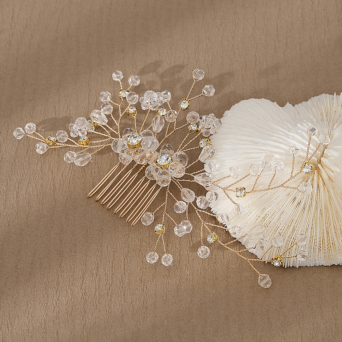 Chinese-style ancient-style bride accessories, crystal and pearl combs, wedding banquet, Xiuhe updo headwear, handcrafted bride hair combs Application Scenario