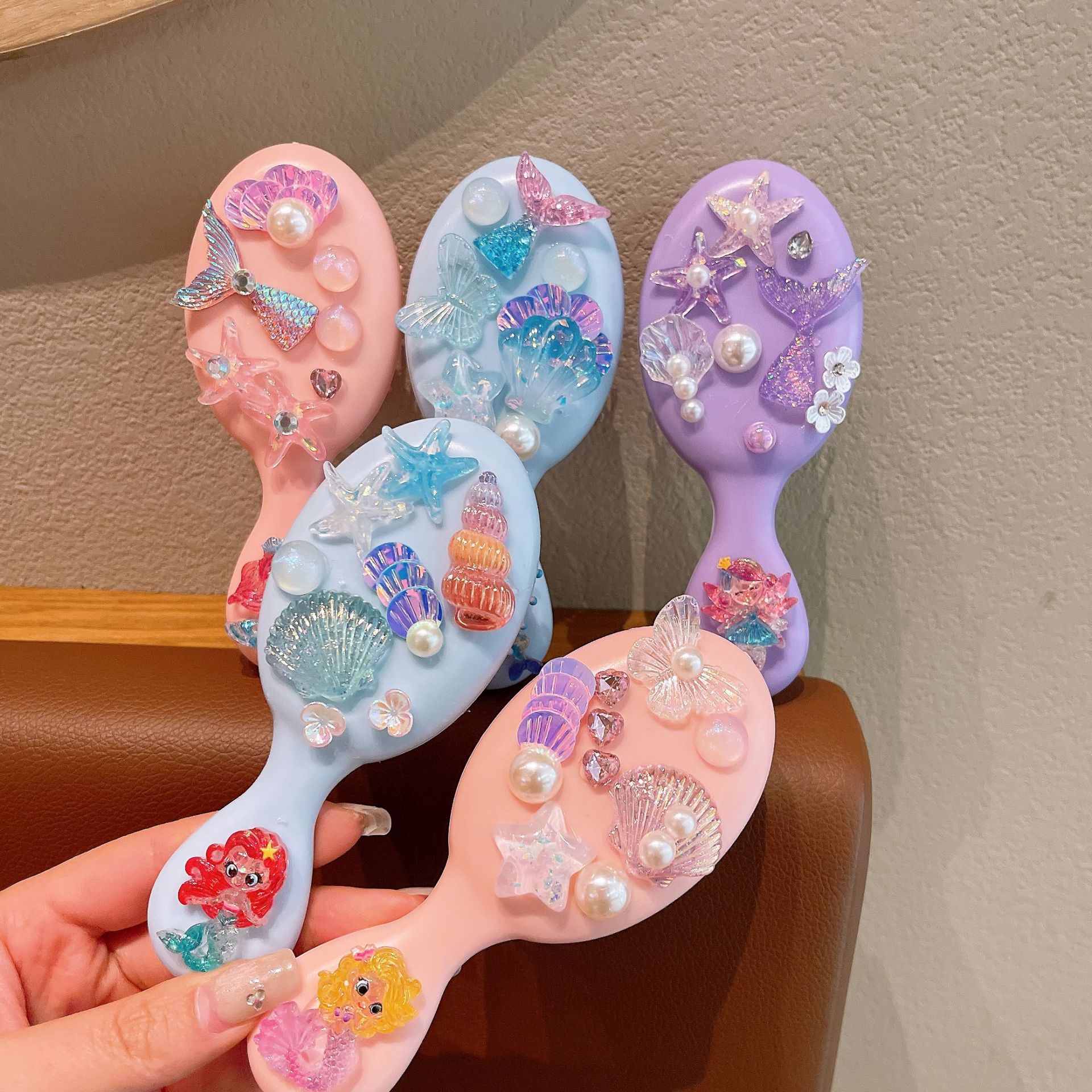 Cartoon airbag comb, cute mermaid princess comb, little girl combing hair without damaging hair, children's air cushion comb, massage comb details Picture