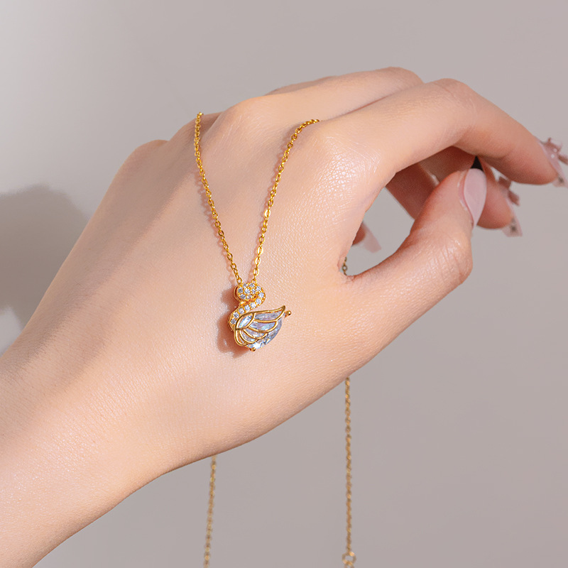 Korean version exquisite 18k gold-plated little swan necklace, the same high-end collarbone chain as female Internet celebrities, light luxury accessory wholesale Specification drawing