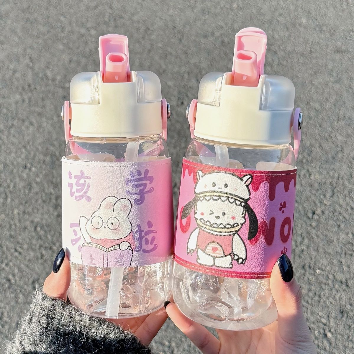 Cute girl straw double drinking cup, high appearance level, portable for work, niche and non-identical cartoon plastic cup Application Scenario