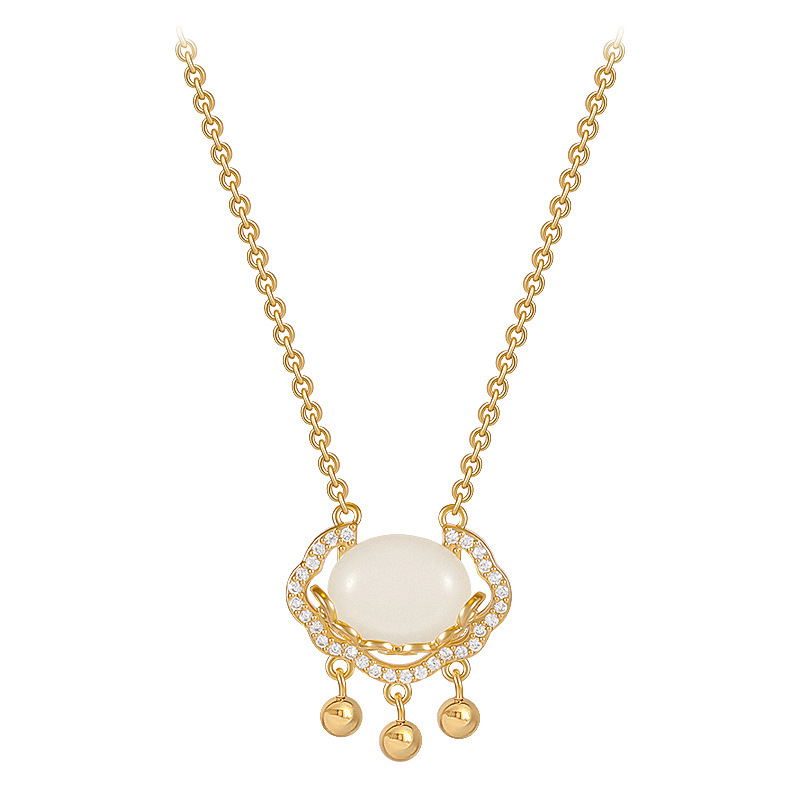 The popular cat's eye stone peace lock necklace on Douyin, a cold and luxurious style for women on Instagram, is a popular collarbone chain and titanium steel neck chain Item Picture