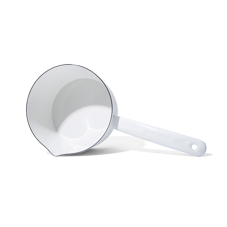 Manufacturer's in-stock enamel slanted milk pot, healthy material enamel slanted milk pot, enamel soup pot, children's complementary food pot Application Scenario