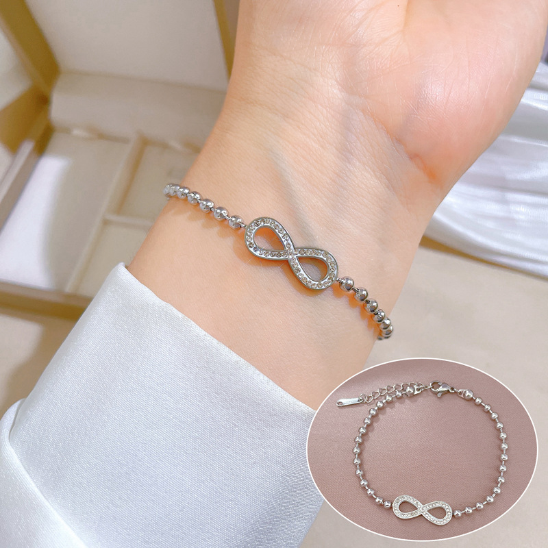 【 All-titanium Steel 】 Dongdaemun's unique and elegant forest-themed round bead 8-shaped bracelet, a retro gift for female Internet celebrities and best friends Application Scenario