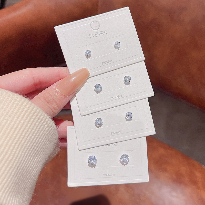 No need to remove the ear stud when sleeping. Super Flash Zircon 925 silver needle, exquisite and small ear bone stud, simple and elegant, trendy for women Specification drawing
