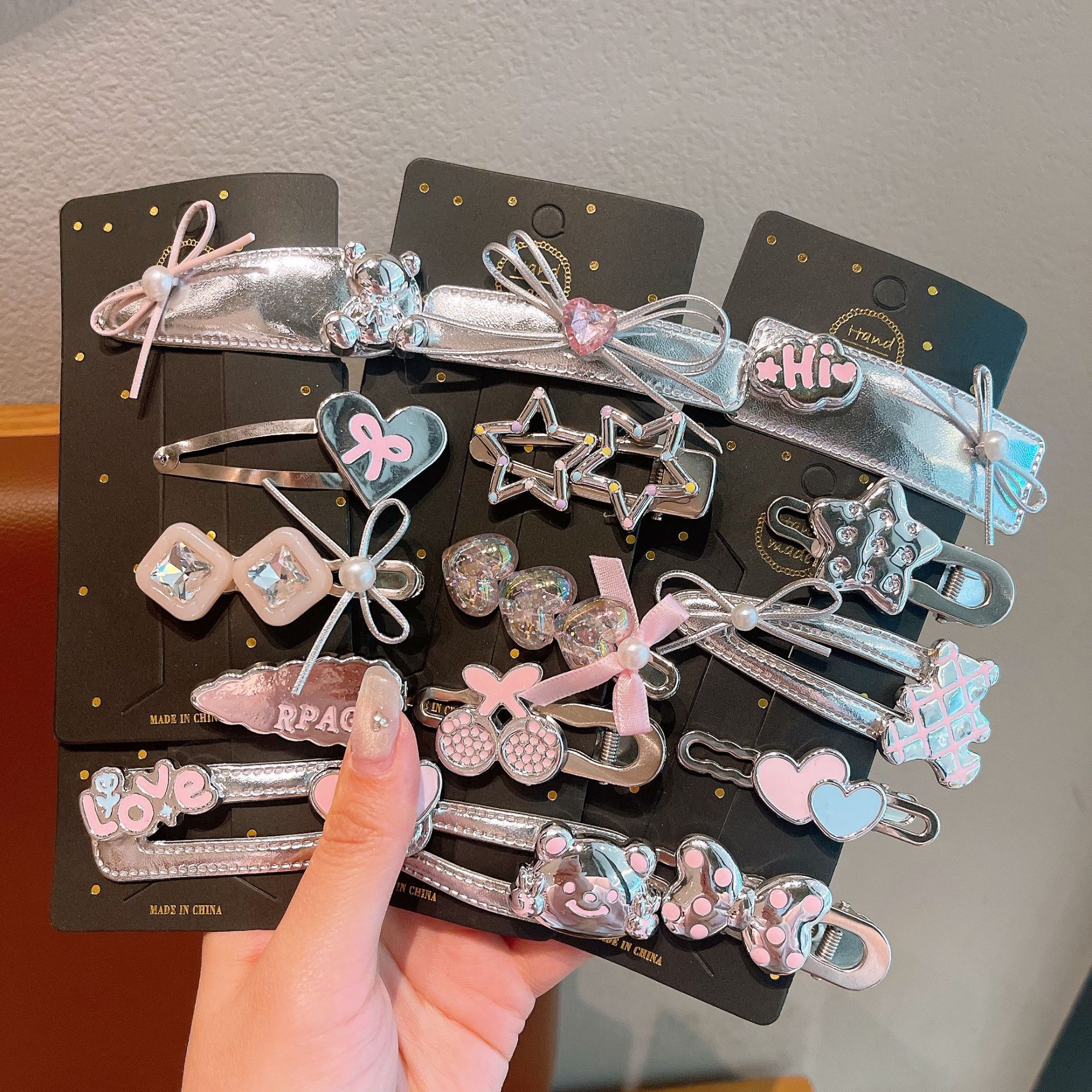 Cute dopamine hair clips, ins bangs clips, candy-colored star clips, duckbill clips, straight clips, hair accessories, head accessories full figure
