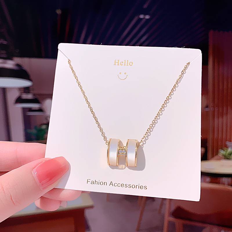 Cat's eye stone high-end H-letter pendant titanium steel necklace for women, a niche light luxury Internet celebrity collarbone chain, real gold electroplated neckchain Application Scenario