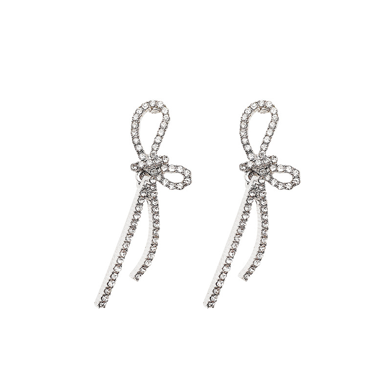 Diamond-encrusted zircon bow stud earrings for women, a unique, light luxury and high-end look, a popular online celebrity earrings wholesale in 2024 Item Picture