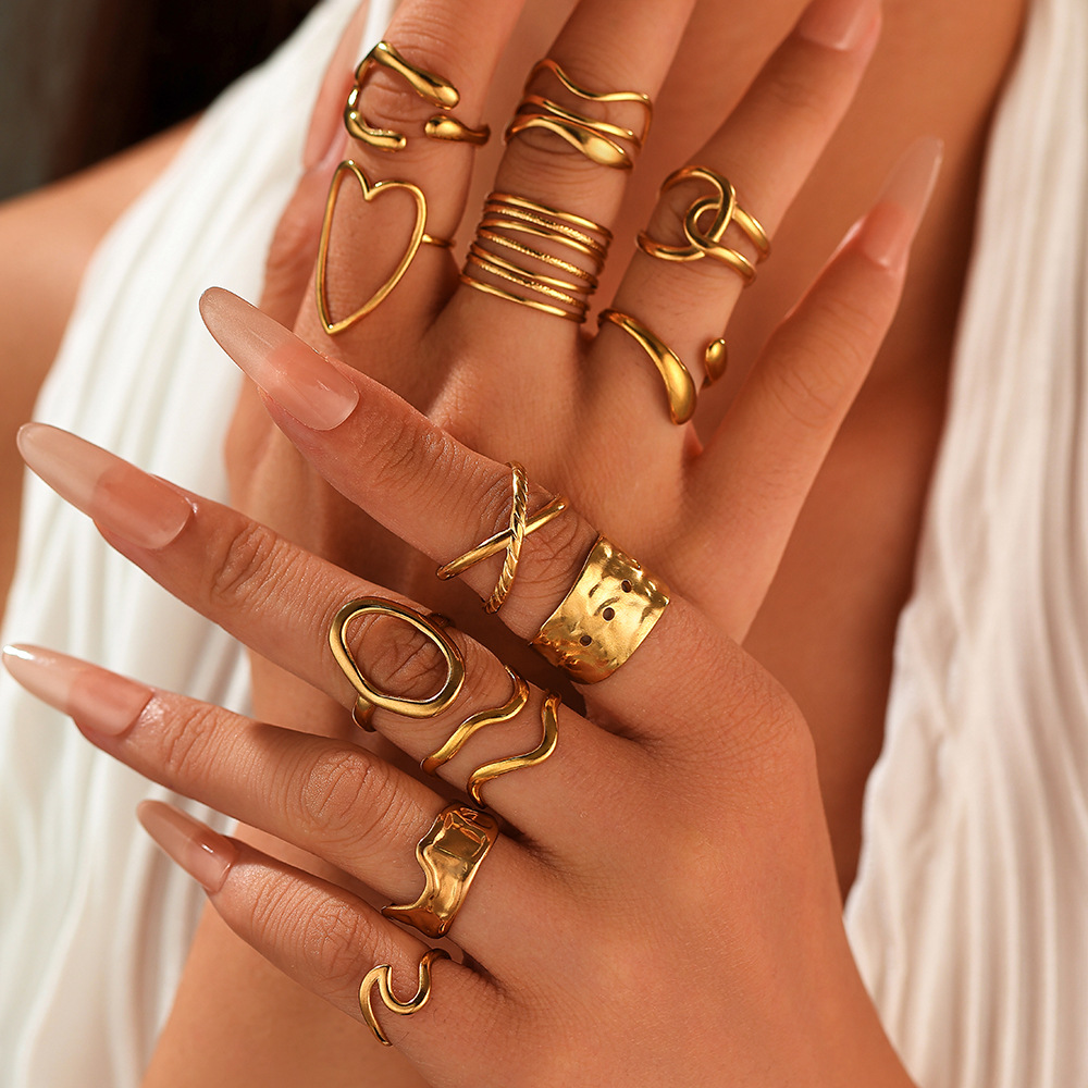 European and American fashionable exaggerated stainless steel rings for women, 18K gold, simple ins style, high-end design sense ring jewelry wholesale details Picture