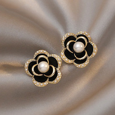 Korean-style camellia pearl earrings for women, with an inS-style, light luxury and high-end feel, elegant stud earrings, versatile, chanel-style earrings for women full figure
