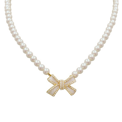 A light luxury, elegant and refined ladylike bow pearl necklace, a fashionable and niche design for women, a sweater chain, a neck chain and other accessories Item Picture