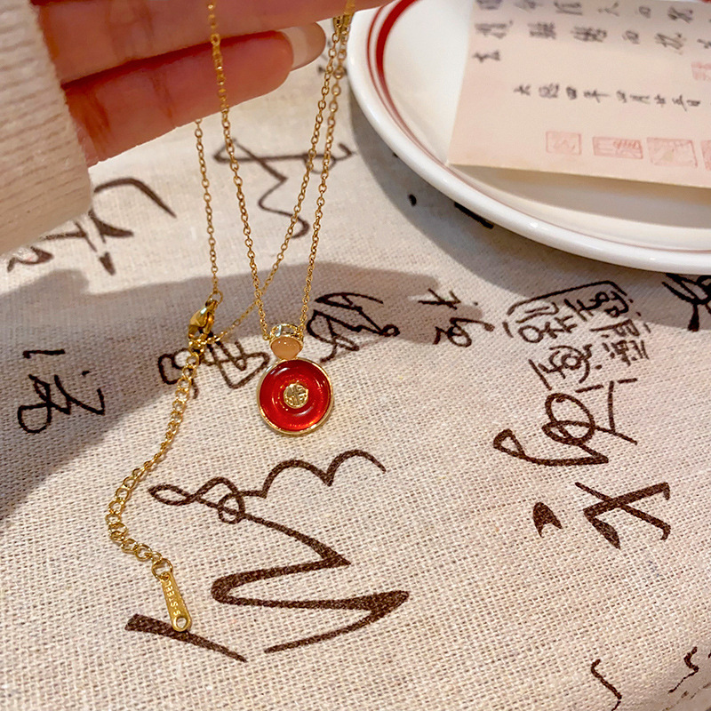 Ankela Red Peace Pendant Necklace for Women's autumn and winter, fashionable Fu brand collarbone chain, high-end and retro, versatile necklace trend Application Scenario