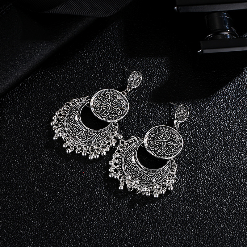 European and American retro hollowed-out crescent tassel earrings, Bohemian sun and moon shaped carved round bead tassel women's earrings Specification drawing