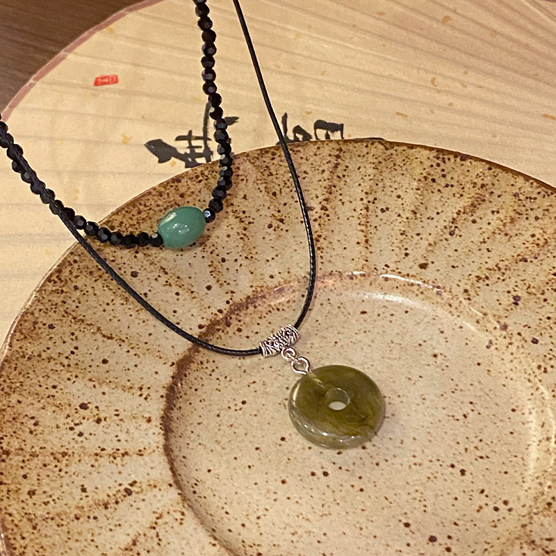 New Chinese-style Zen-inspired ancient-style peace pendant necklace for women, a retro and versatile double-layer layering collarbone chain, a new elegant accessory Application Scenario
