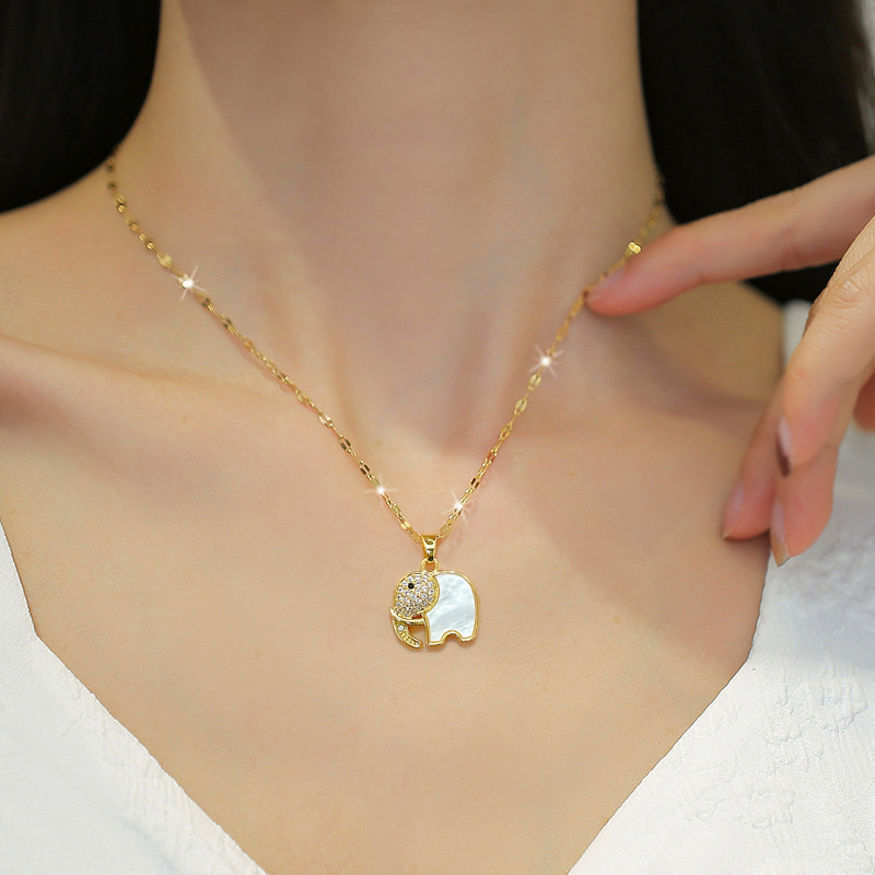 【 Titanium Steel 】 Light luxury and elegant shell elephant necklace, versatile collarbone chain for female Internet celebrities, titanium steel chain details Picture