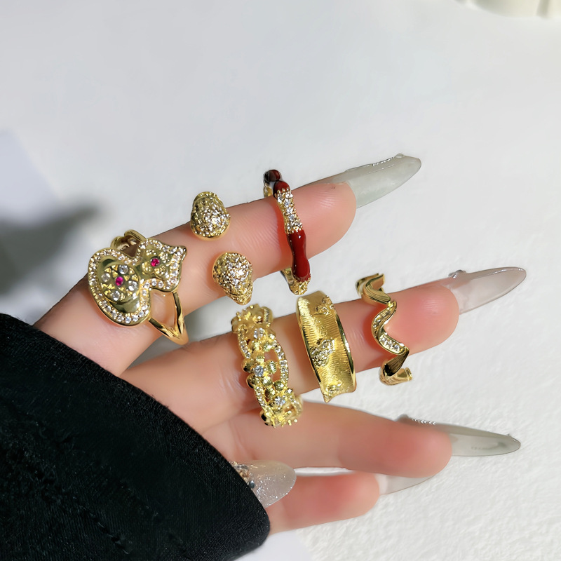 The new Chinese-style gourd bamboo joint open ring for women in 2025, a unique and stylish design, is a bestseller on Xiaohongshu full figure