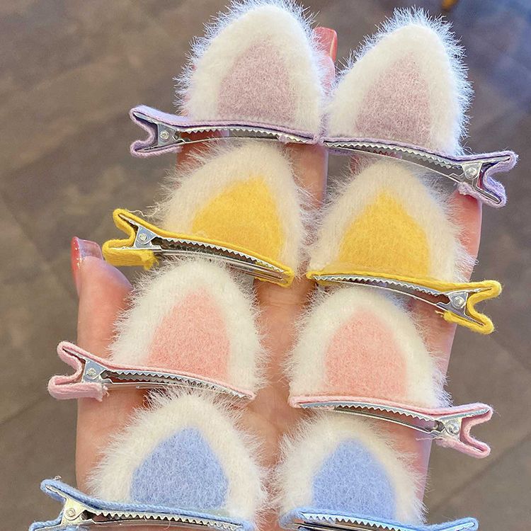 Plush cat hair clips, female cat ear clips, headwear, children's cute, internet-famous furry hair clips, top clips, duckbill clips details Picture