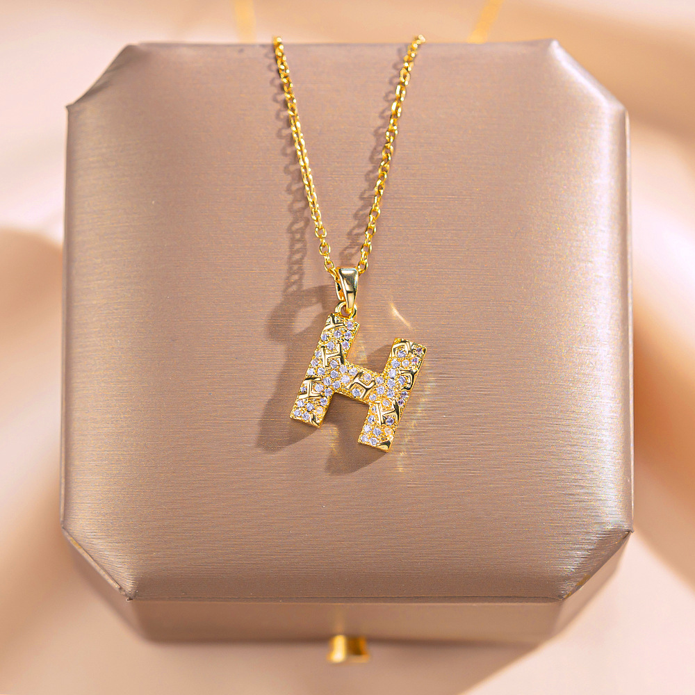 Korean style and personality H-letter pendant titanium steel necklace, women's Instagram trendy light luxury collarbone chain full of zircon exquisite jewelry full figure