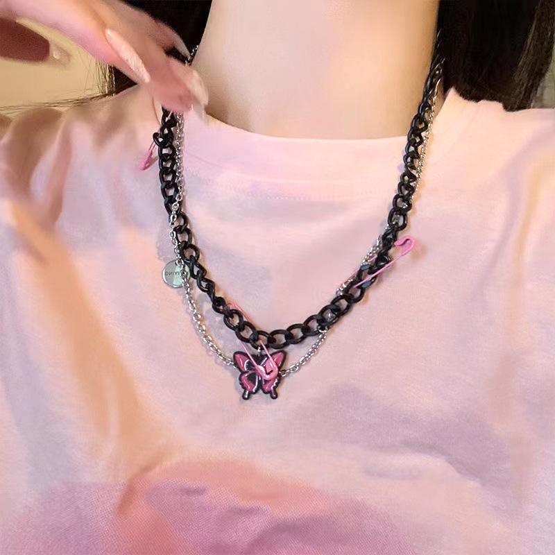 Black chain brooch, pink butterfly necklace, sweet and cool girl pendant, ins hip-hop style collarbone chain accessory full figure