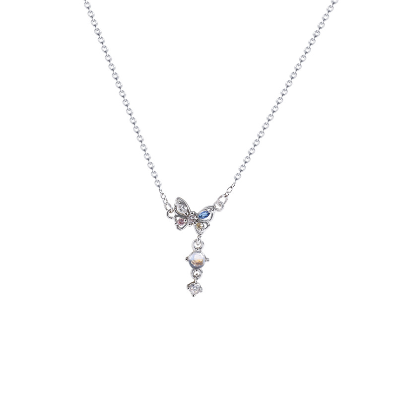 A unique design of the 2024 new butterfly tassel necklace for women with an ethereal charm. It is a collarbone necklace accessory for young girls Item Picture